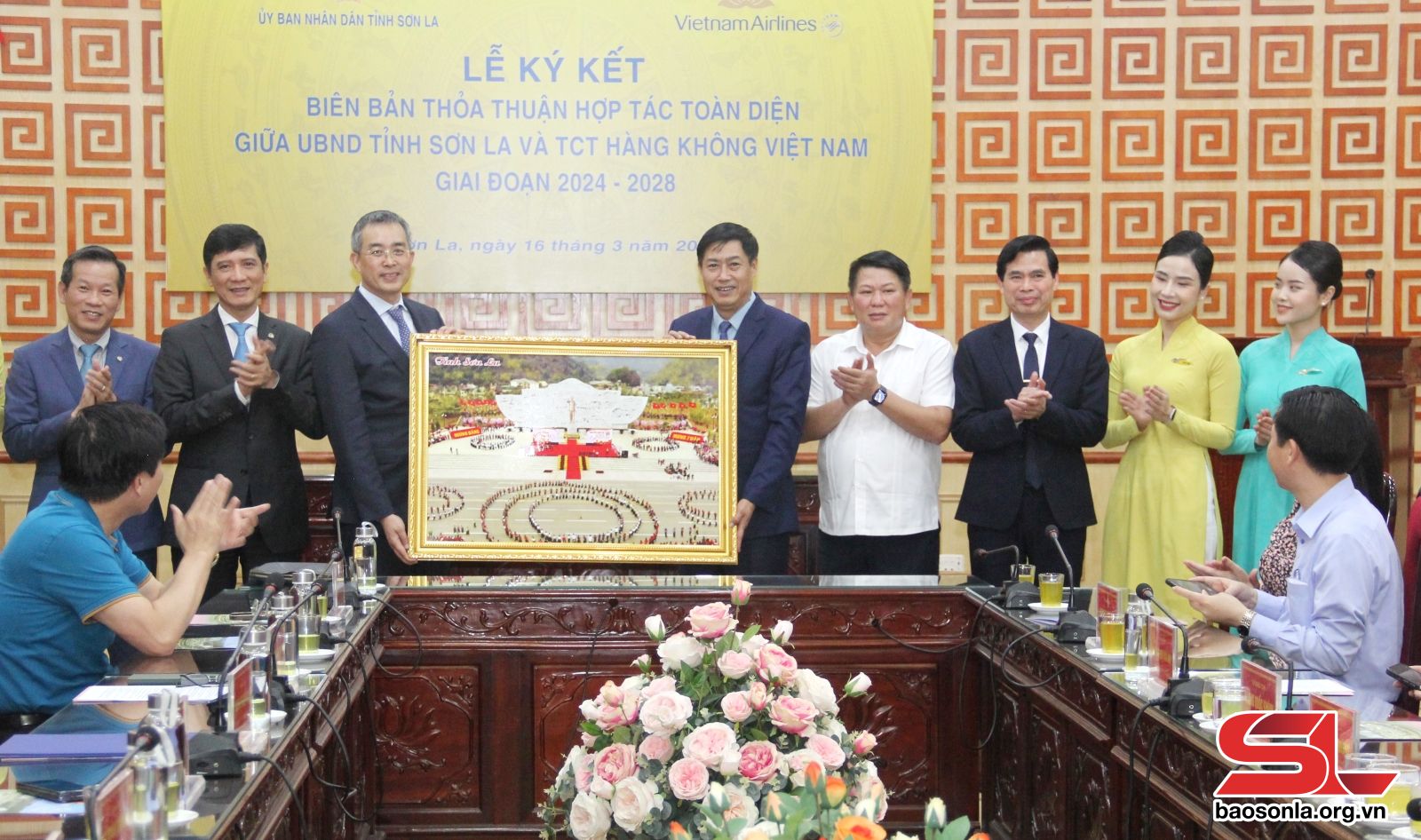 Sơn La: Đẩy mạnh hợp tác toàn diện giữa tỉnh và Tổng Công ty Hàng không Việt Nam Sơn La: Đẩy mạnh hợp tác toàn diện giữa tỉnh và Tổng Công ty Hàng không Việt Nam