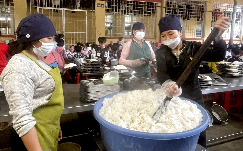Yên Bái: Thiếu gạo, nhiều trường bán trú ở Mù Cang Chải gặp khó