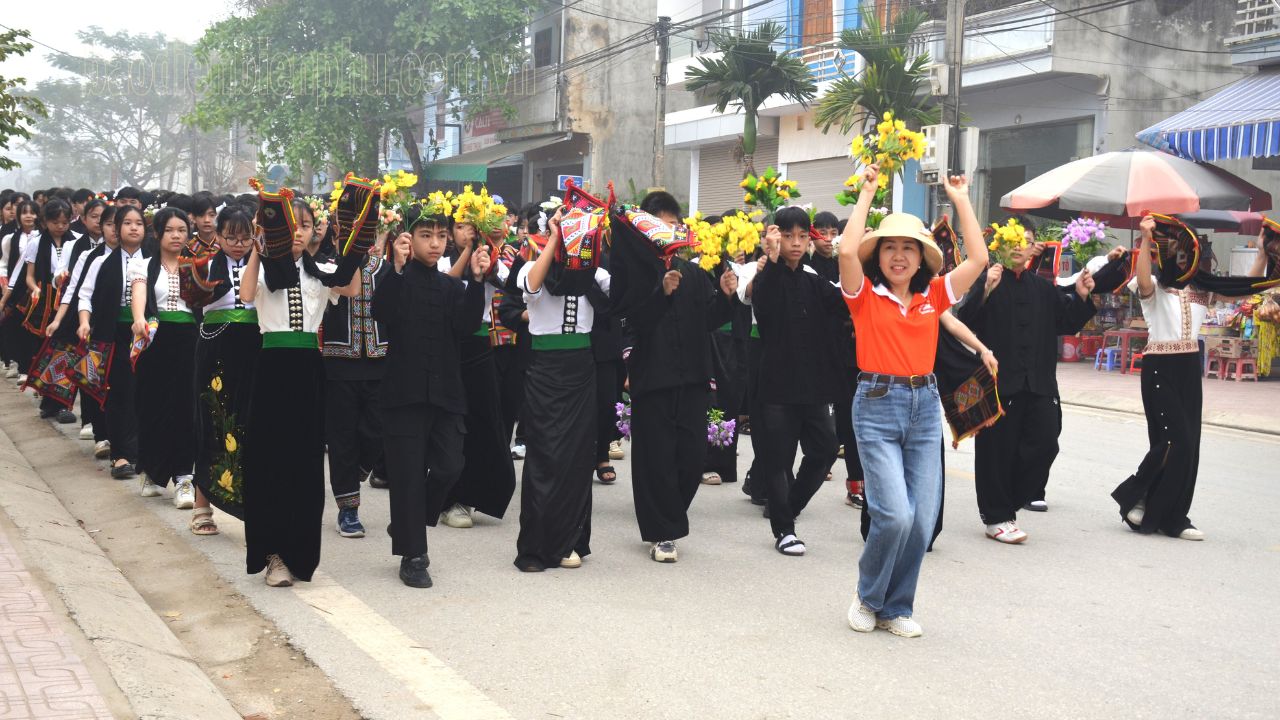 Điện Biên: Lan tỏa ý nghĩa của Lễ hội Hoa Bản 2025