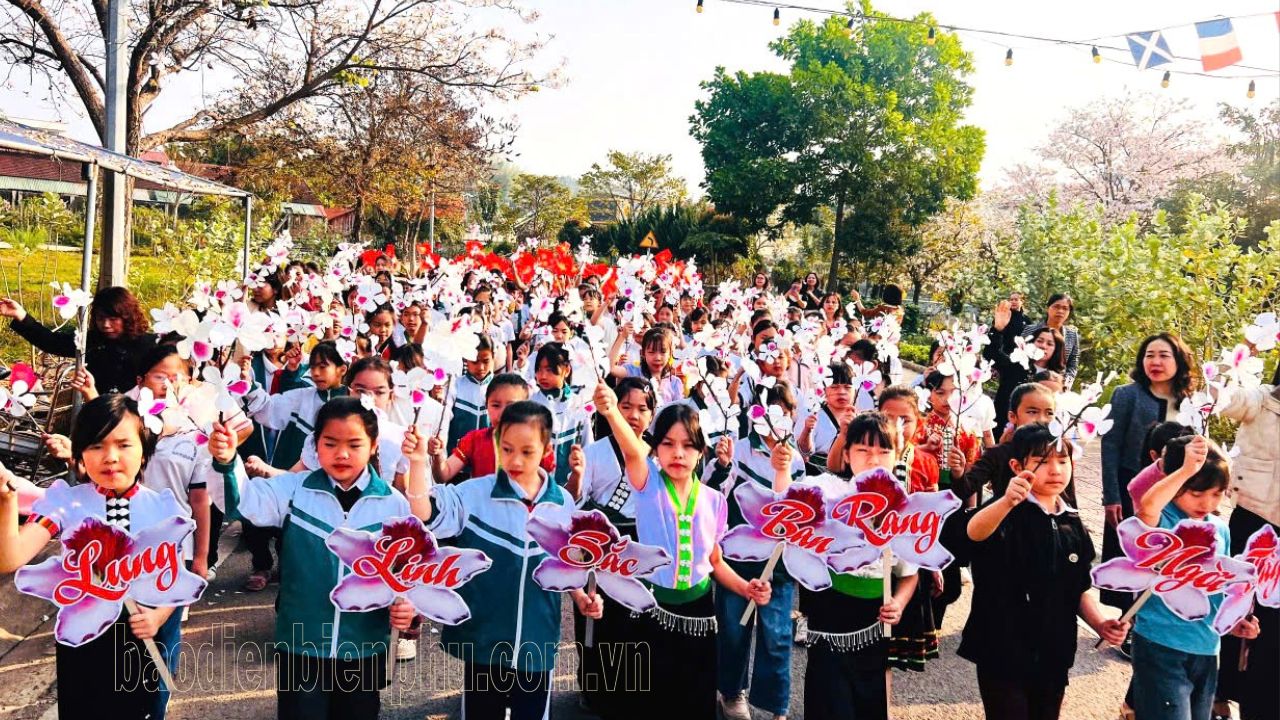 Điện Biên: Lan tỏa ý nghĩa của Lễ hội Hoa Bản 2025