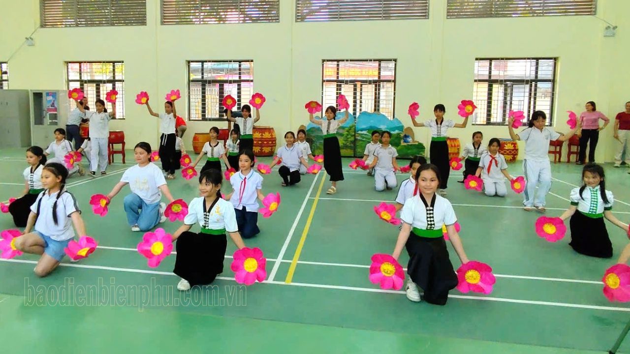 Điện Biên: Lan tỏa ý nghĩa của Lễ hội Hoa Bản 2025