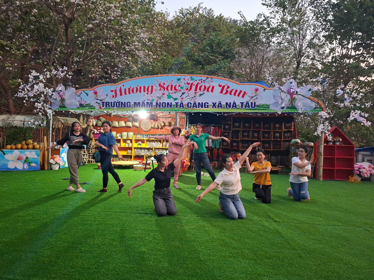 Điện Biên: Lan tỏa ý nghĩa của Lễ hội Hoa Bản 2025