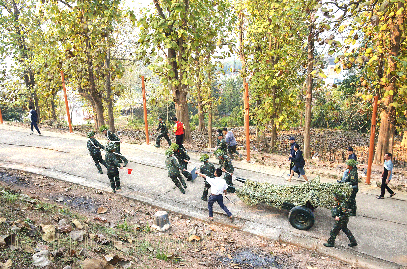 Điện Biên: Hơn 60 vận động viên thi trải nghiệm kéo pháo tại Đồi A1