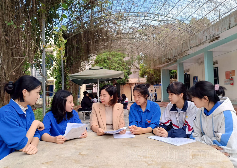 Điện Biên: Tư vấn, hướng nghiệp giúp học sinh cuối cấp định hướng tương lai Điện Biên: Tư vấn, hướng nghiệp giúp học sinh cuối cấp định hướng tương lai