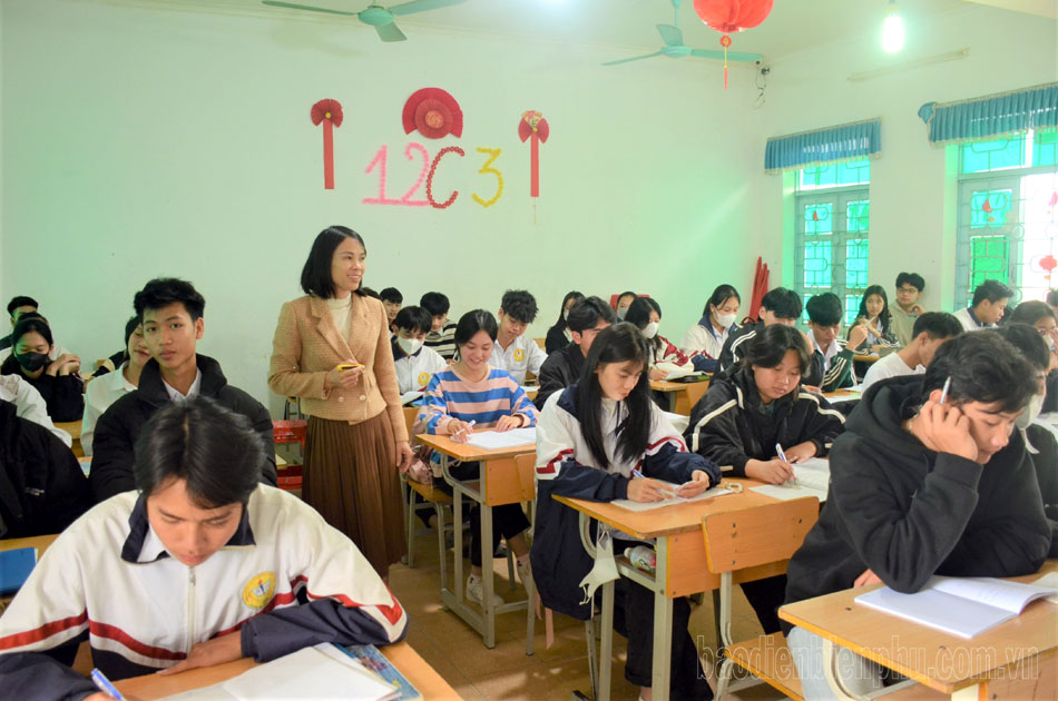 Điện Biên: Tư vấn, hướng nghiệp giúp học sinh cuối cấp định hướng tương lai Điện Biên: Tư vấn, hướng nghiệp giúp học sinh cuối cấp định hướng tương lai