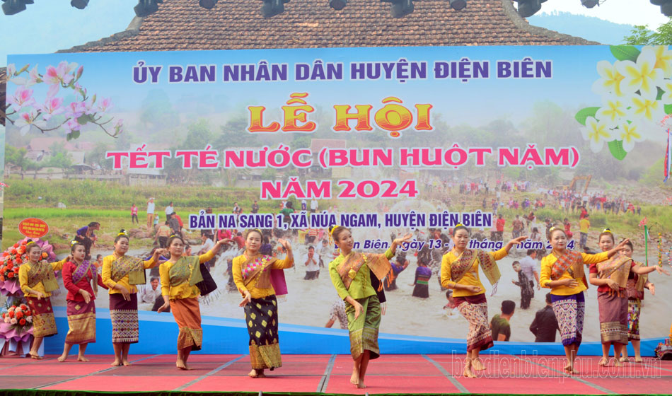 Điện Biên: Lễ hội Bun Huột Nặm bản Na Sang 1, xã Núa Ngam Điện Biên: Lễ hội Bun Huột Nặm bản Na Sang 1, xã Núa Ngam