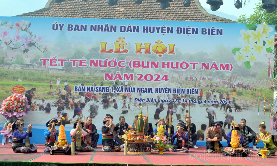 Điện Biên: Lễ hội Bun Huột Nặm bản Na Sang 1, xã Núa Ngam Điện Biên: Lễ hội Bun Huột Nặm bản Na Sang 1, xã Núa Ngam