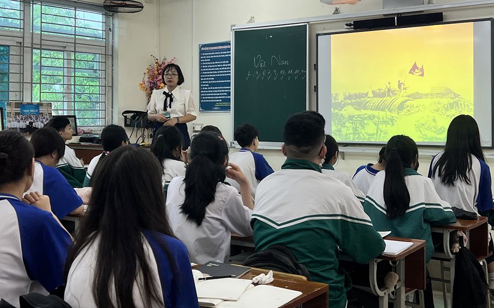 Yên Bái: Giáo dục thế hệ trẻ về Chiến thắng lịch sử Điên Biên Phủ Yên Bái: Giáo dục thế hệ trẻ về Chiến thắng lịch sử Điên Biên Phủ