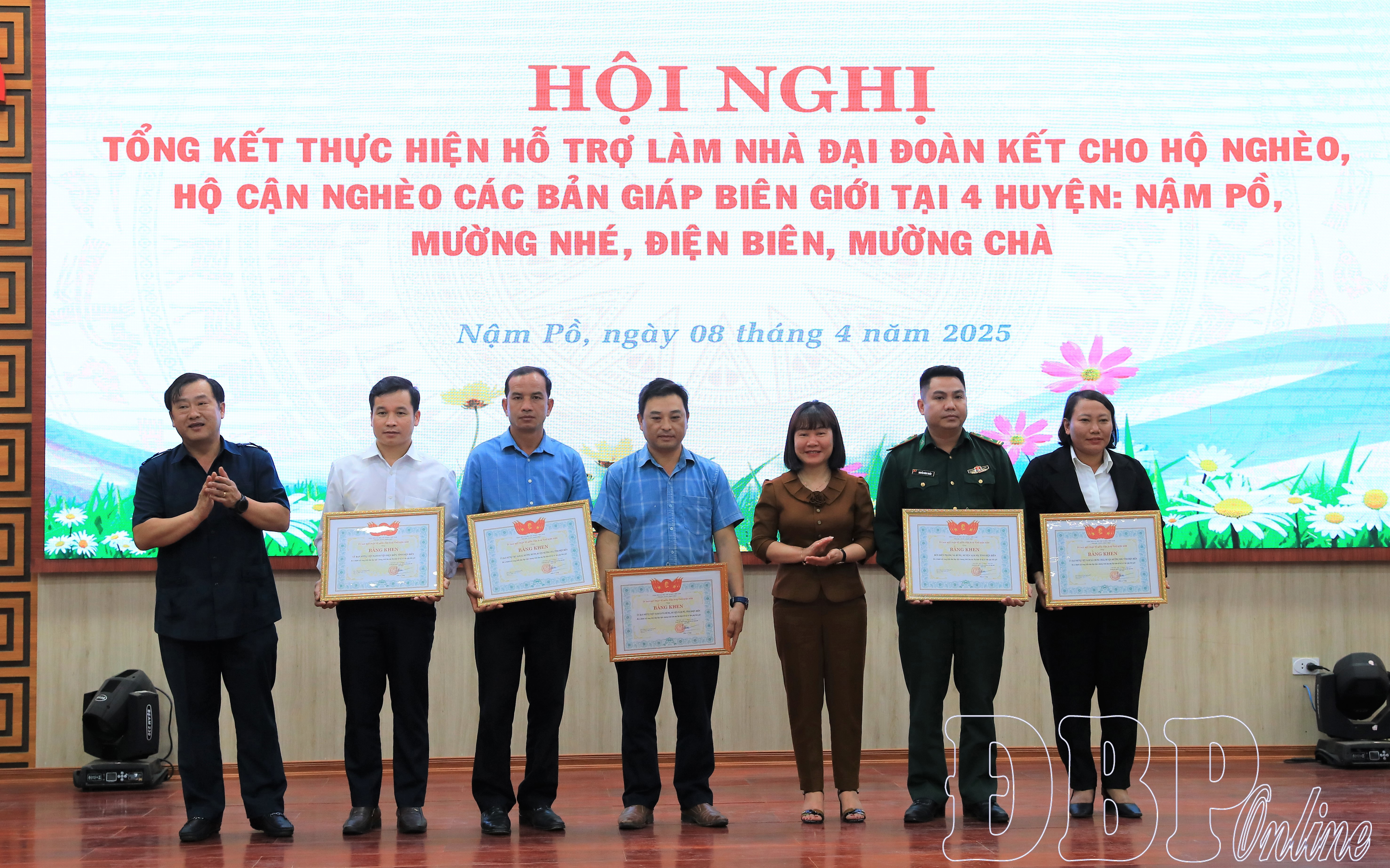 Điện Biên: Hoàn thành 300 ngôi nhà đại đoàn kết cho hộ nghèo các bản giáp biên giới