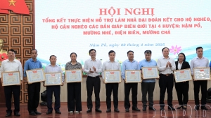 Điện Biên: Hoàn thành 300 ngôi nhà đại đoàn kết cho hộ nghèo các bản giáp biên giới