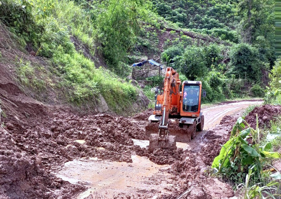 Điện Biên: Chú trọng phát triển giao thông nông thôn Điện Biên: Chú trọng phát triển giao thông nông thôn