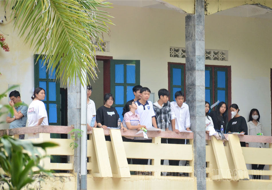 Điện Biên: Buổi thi đầu tiên vào lớp 10 diễn ra an toàn, nghiêm túc