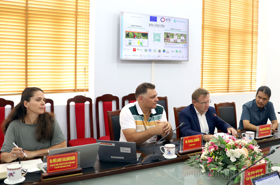 Điện Biên: Chủ tịch UBND tỉnh Lê Thành Đô làm việc với đoàn công tác của AFD Điện Biên: Chủ tịch UBND tỉnh Lê Thành Đô làm việc với đoàn công tác của AFD