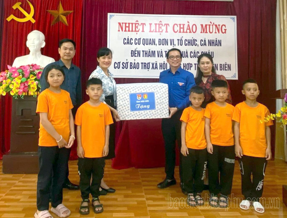 Điện Biên: Dành cho trẻ em những điều tốt đẹp nhất Điện Biên: Dành cho trẻ em những điều tốt đẹp nhất