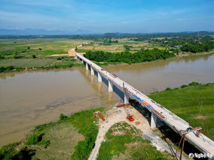 UBND Nghệ An muốn bán 11,92% vốn sở hữu tại Công ty Quản lý và Xây dựng Cầu đường Nghệ An UBND Nghệ An muốn bán 11,92% vốn sở hữu tại Công ty Quản lý và Xây dựng Cầu đường Nghệ An