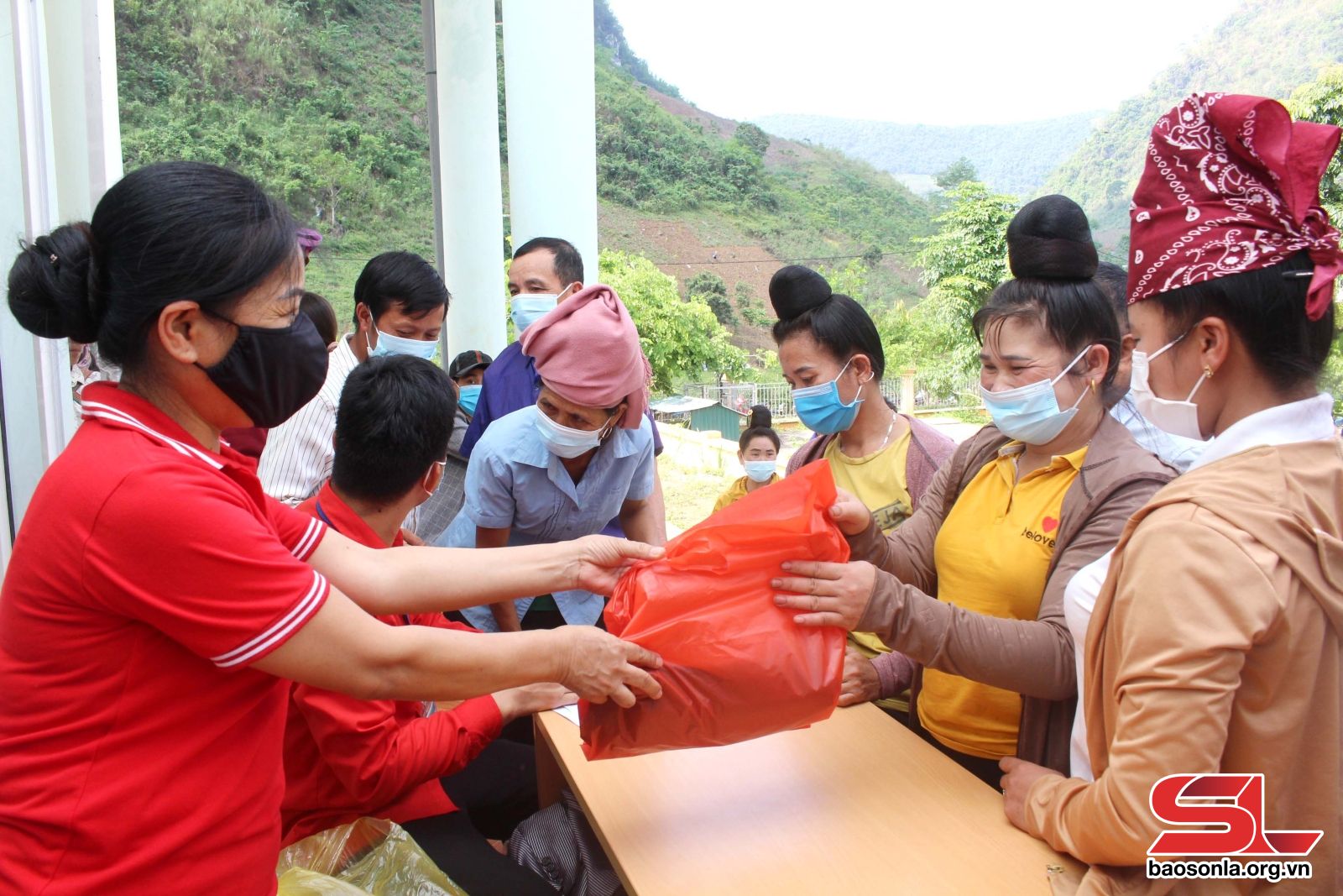 Sơn La: Nhiều hoạt động nhân đạo hướng về cơ sở - Sơn La: Nhiều hoạt động nhân đạo hướng về cơ sở -