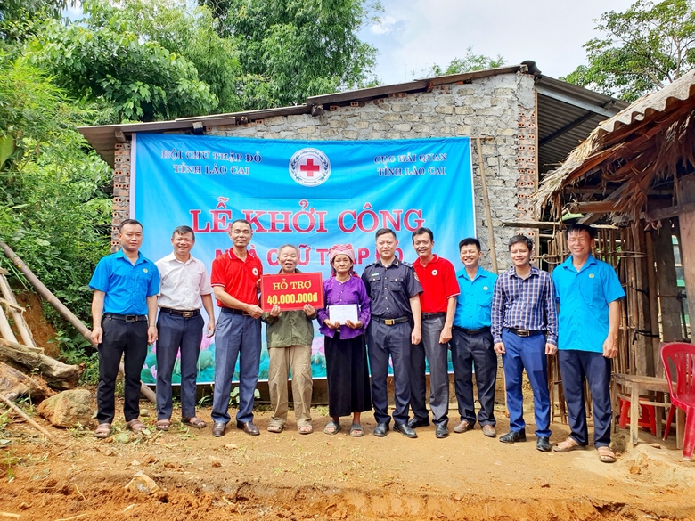 Lào Cai: Hỗ trợ 40 triệu đồng làm nhà cho hộ nghèo xã Thẳm Dương Lào Cai: Hỗ trợ 40 triệu đồng làm nhà cho hộ nghèo xã Thẳm Dương
