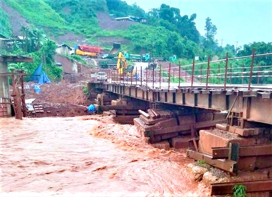 Điện Biên: Phân luồng giao thông tạm thời để thực hiện sửa chữa cầu tạm Nậm Nhé 2