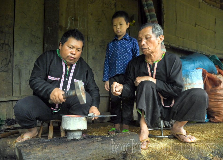 Điện Biên: Giữ lửa nghề rèn truyền thống