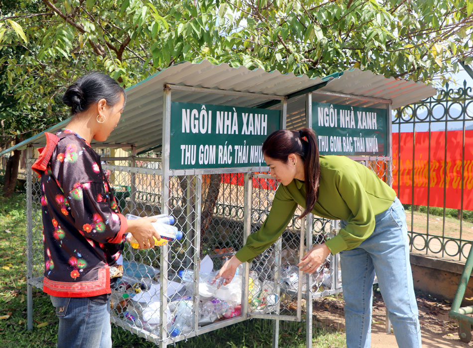 Điện Biên: Chống rác thải nhựa bằng những hành động thiết thực Điện Biên: Chống rác thải nhựa bằng những hành động thiết thực