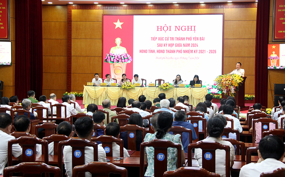 Yên Bái: Bí thư Tỉnh uỷ Đỗ Đức Duy tiếp xúc cử tri thành phố