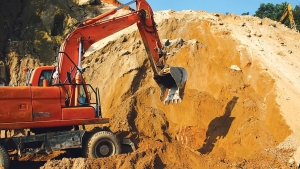 Đấu giá 11 mỏ đất san lấp tại Quảng Ngãi: Làm chặt từ tiếp nhận hồ sơ đến giải quyết kiến nghị