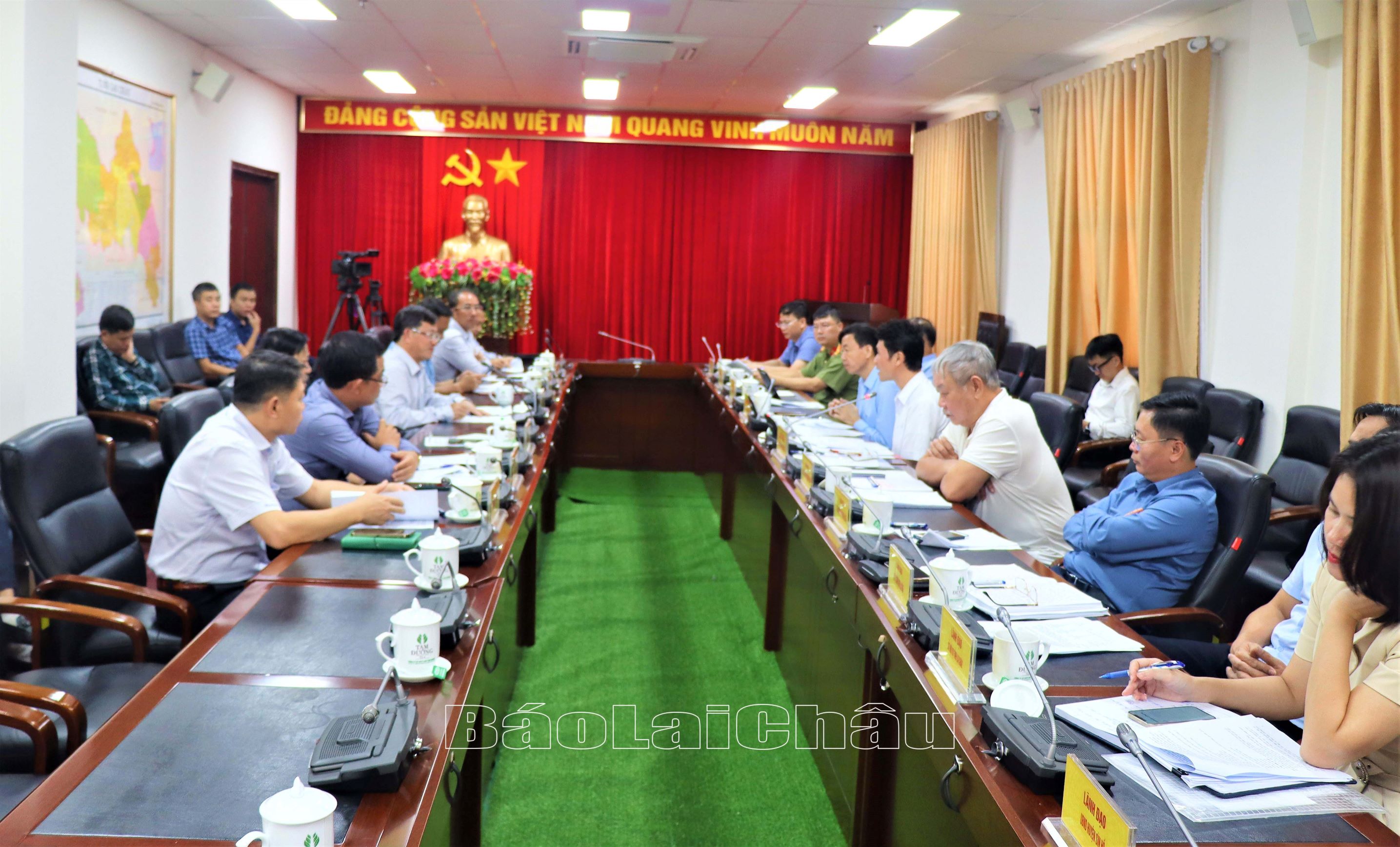 Lai Châu: UBND tỉnh làm việc với Tập đoàn Công nghiệp Cao su Việt Nam Lai Châu: UBND tỉnh làm việc với Tập đoàn Công nghiệp Cao su Việt Nam