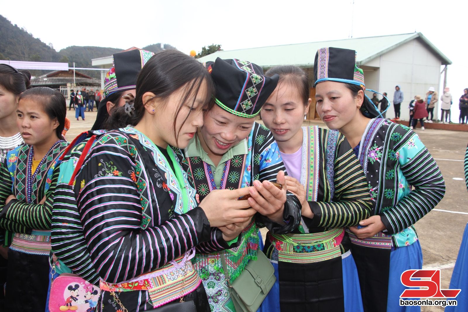 Sơn La: Bảo tồn, khai thác bản sắc văn hóa đồng bào dân tộc Mông - Sơn La: Bảo tồn, khai thác bản sắc văn hóa đồng bào dân tộc Mông -