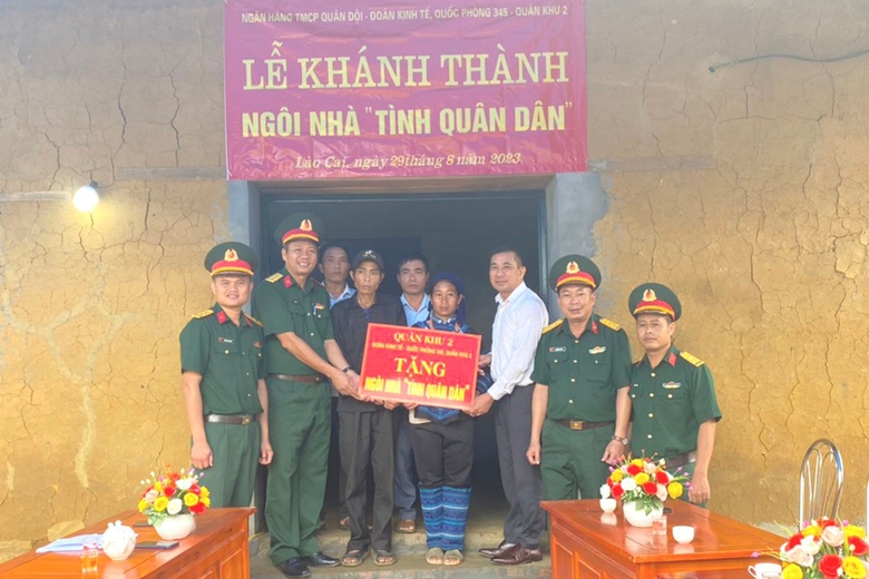 Lào Cai: Khánh thành, bàn giao nhà “Tình quân dân” tại xã Y Tý