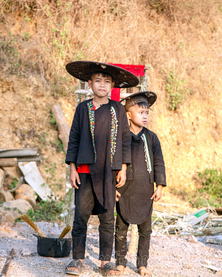 Điện Biên: Lễ trưởng thành đàn ông dân tộc Dao Điện Biên: Lễ trưởng thành đàn ông dân tộc Dao