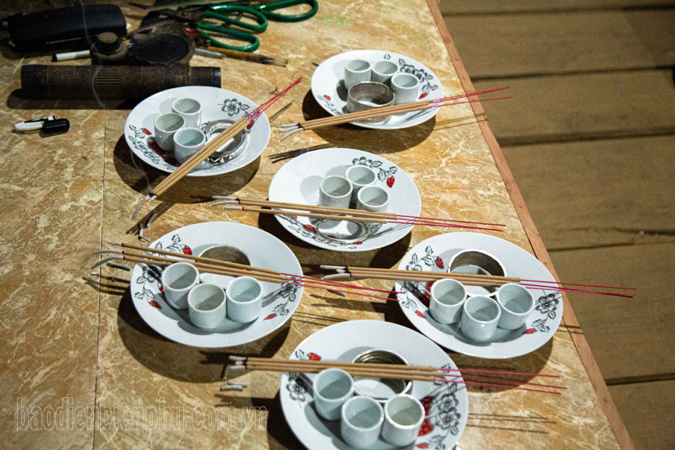 Điện Biên: Lễ trưởng thành đàn ông dân tộc Dao Điện Biên: Lễ trưởng thành đàn ông dân tộc Dao