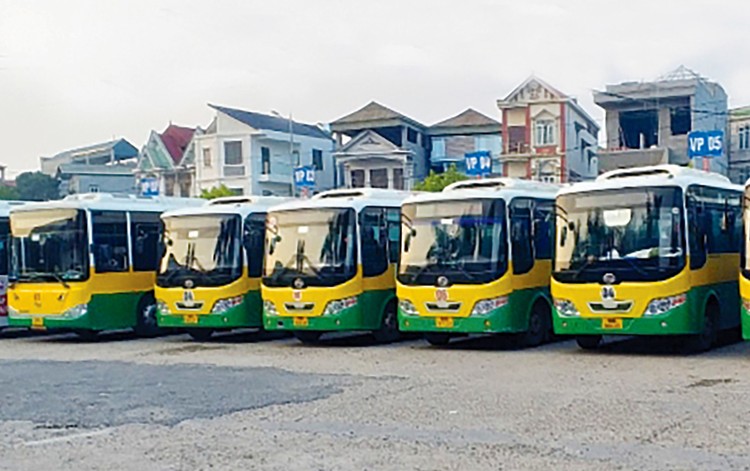 Đấu thầu dịch vụ xe buýt tại Vĩnh Phúc: Chuyện lạ về Nhà thầu Hải Anh Dịch vụ vận tải hành khách bằng xe buýt trên địa bàn tỉnh Vĩnh Phúc bị gián đoạn sau khi Công ty CP Vận tải ô tô Vĩnh Phúc bỏ dở hợp đồng. Ảnh minh họa: SH
