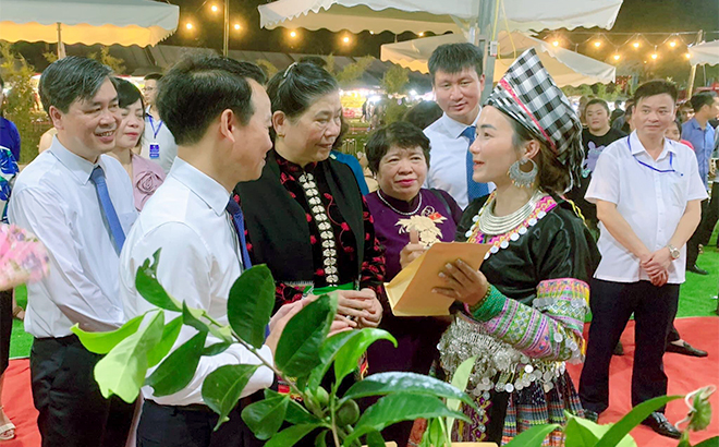 Yên Bái: Lên Suối Giàng hòa vào Lễ hội tôn vinh cây chè tổ