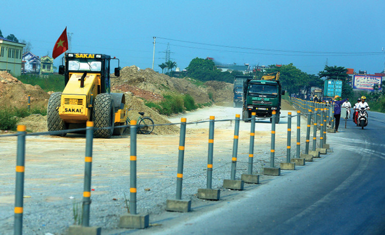 Hai gói thầu xây lắp tại Đồng Hới, Quảng Trị: Xây dựng Việt Tiến nói gì khi dừng thi công?