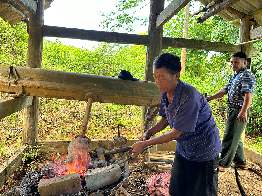 Điện Biên: Nghề rèn người Mông được công nhận di sản văn hóa phi vật thể quốc gia