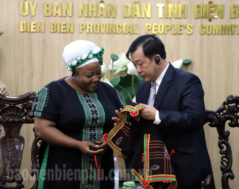 Điện Biên: Lãnh đạo UBND tỉnh tiếp xã giao Đoàn công tác của Liên hợp quốc tại Việt Nam Điện Biên: Lãnh đạo UBND tỉnh tiếp xã giao Đoàn công tác của Liên hợp quốc tại Việt Nam