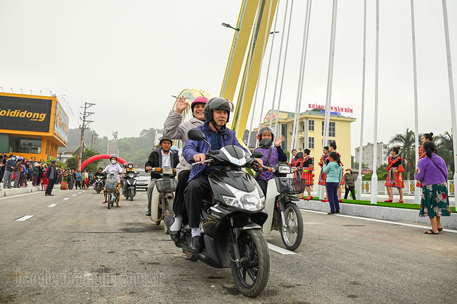 Điện Biên: Chính thức thông xe cầu Thanh Bình