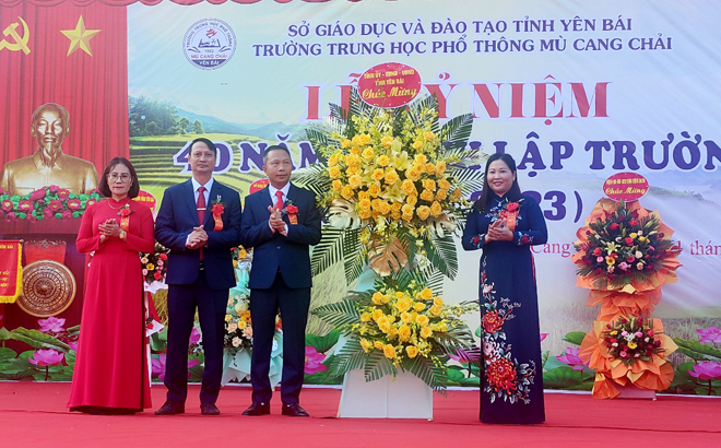 Yên Bái: Trường THPT Mù Cang Chải Kỷ niệm 40 năm thành lập trường Yên Bái: Trường THPT Mù Cang Chải Kỷ niệm 40 năm thành lập trường