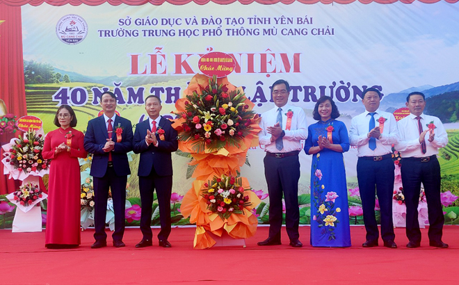 Yên Bái: Trường THPT Mù Cang Chải Kỷ niệm 40 năm thành lập trường Yên Bái: Trường THPT Mù Cang Chải Kỷ niệm 40 năm thành lập trường