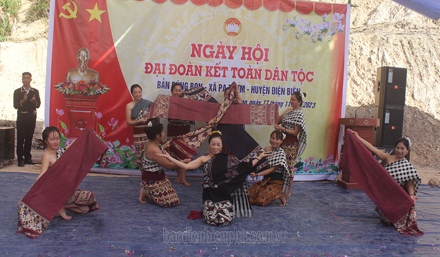 Điện Biên: Bí thư Tỉnh ủy Trần Quốc Cường dự Ngày hội Đại đoàn kết tại bản Púng Bon