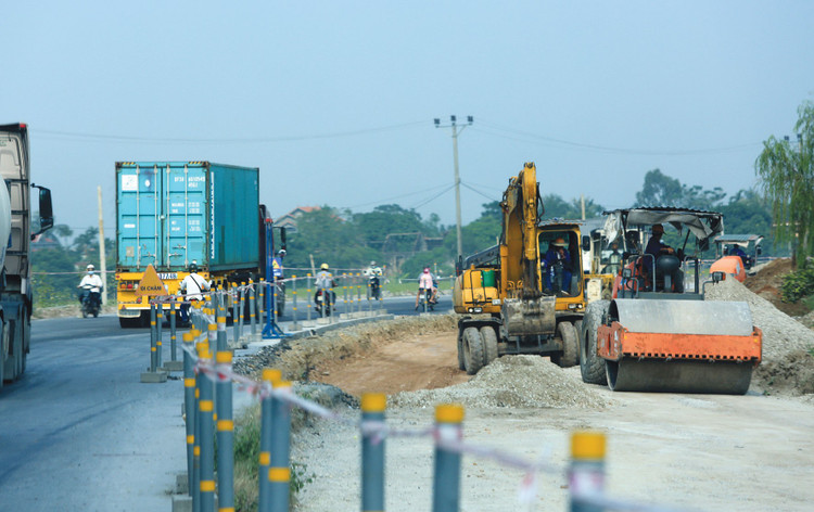Hai gói thầu giao thông 130 tỷ tại Khánh Hòa: Nhà thầu kêu về tiêu chí hợp đồng và nhân sự Hai gói thầu giao thông 130 tỷ tại Khánh Hòa: Nhà thầu kêu về tiêu chí hợp đồng và nhân sự