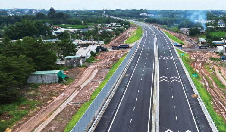 Dự án thành phần 2 cao tốc Biên Hòa - Vũng Tàu: Nhắc nhở một số nhà thầu, giữ mục tiêu về đích Dự án thành phần 2 cao tốc Biên Hòa - Vũng Tàu: Nhắc nhở một số nhà thầu, giữ mục tiêu về đích