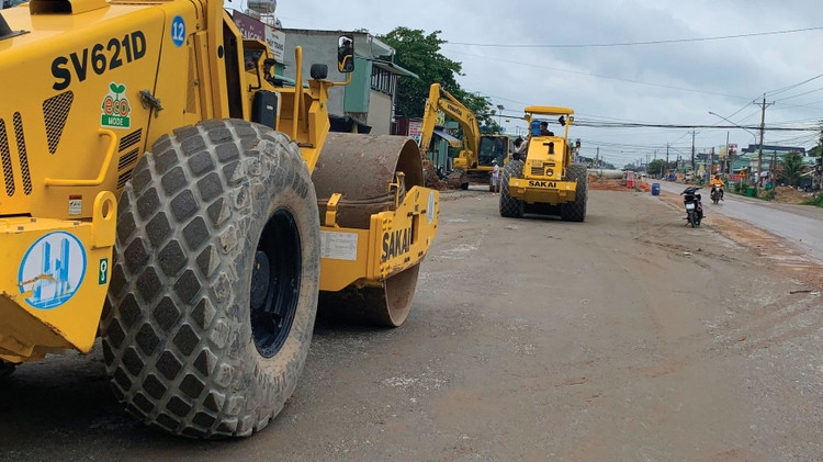 Gói thầu duy tu giao thông tại 5 phường của TP.HCM: Lý lẽ của chủ đầu tư có đủ sức thuyết phục?