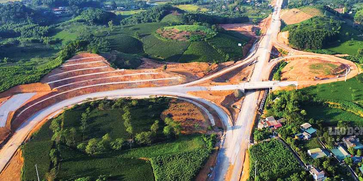 Nhiều nhà thầu được “chọn mặt gửi vàng” Nhiều nhà thầu được “chọn mặt gửi vàng”