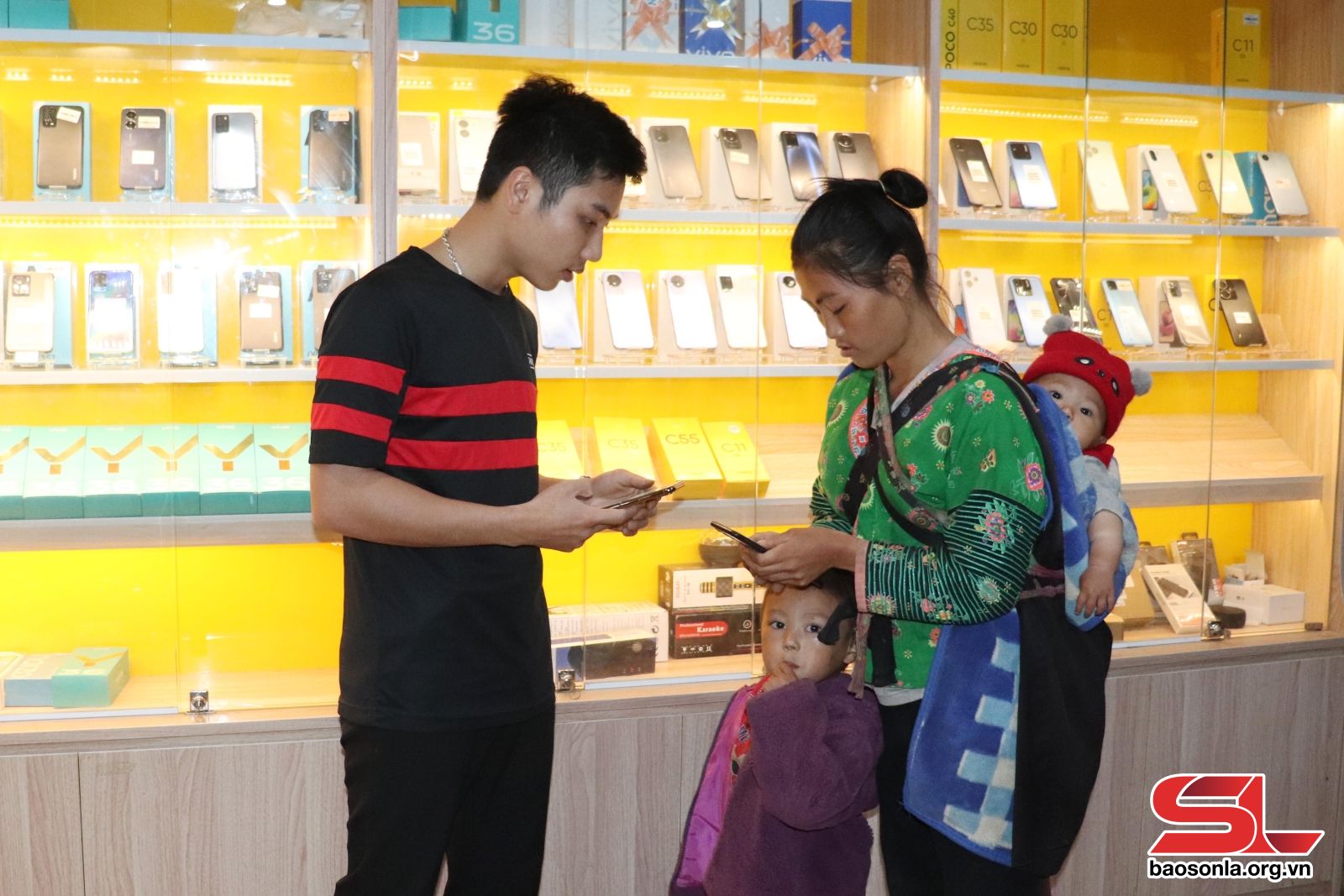 Sơn La: Co Mạ phát triển thương mại, dịch vụ