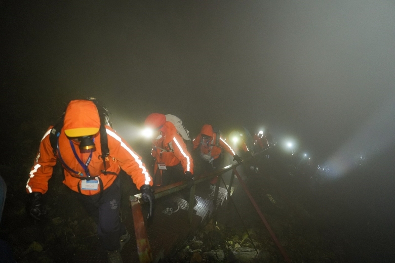 Lào Cai: Du khách leo bộ chinh phục đỉnh Fansipan tăng hơn 200% so với cùng kỳ năm trước