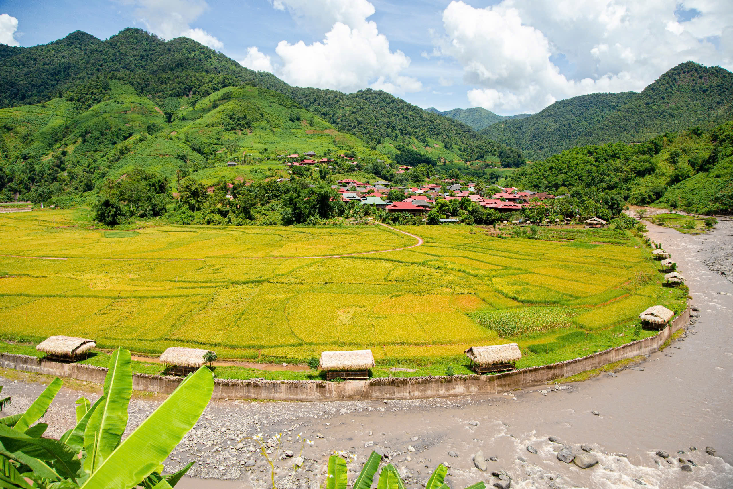 Điện Biên: Du lịch Nà Sự tiện ích, thân thiện