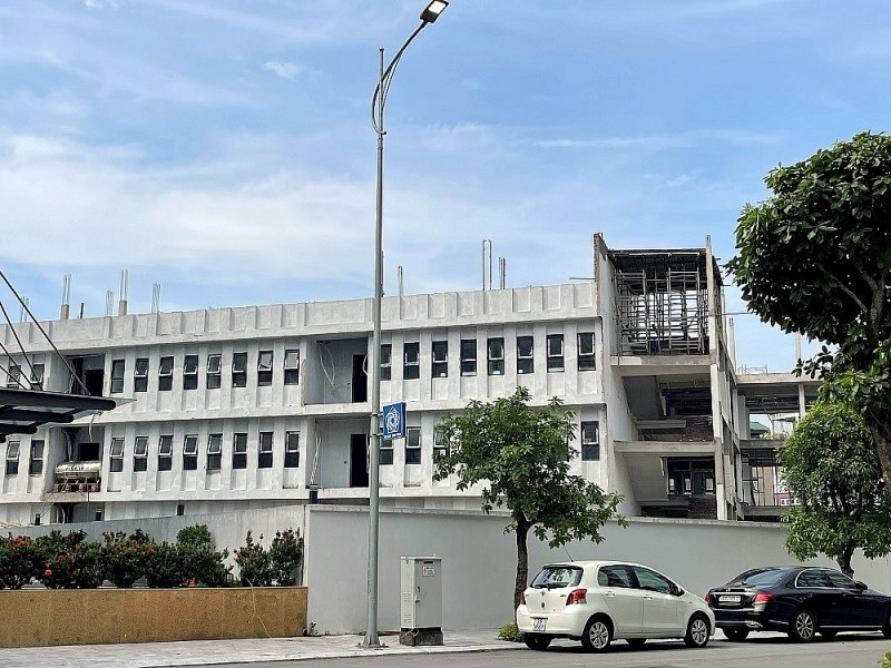 Thanh tra Bộ Xây dựng chỉ rõ hàng loạt sai phạm tại dự án khu nhà ở Ngân Hà Vạn Phúc (TSQ Galaxy 1). Ảnh: Báo Xây dựng