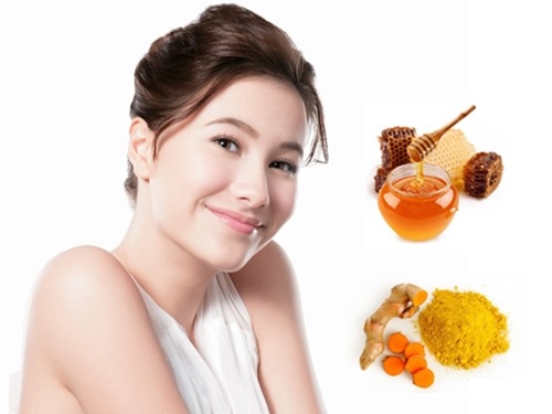 Sở hữu làn da trắng sáng, mịn màng nhờ mặt nạ bột nghệ