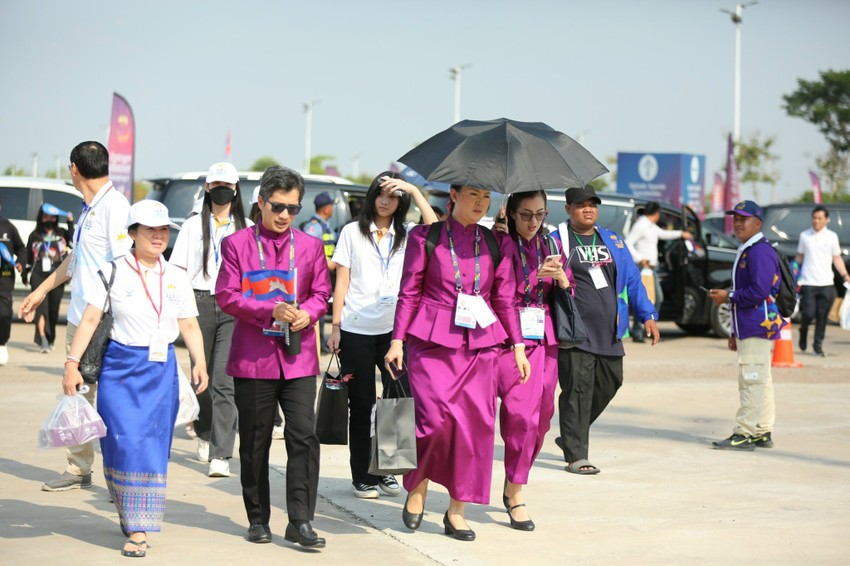 Ấn tượng lễ khai mạc SEA Games 32 chuẩn Olympic của Campuchia ảnh 9